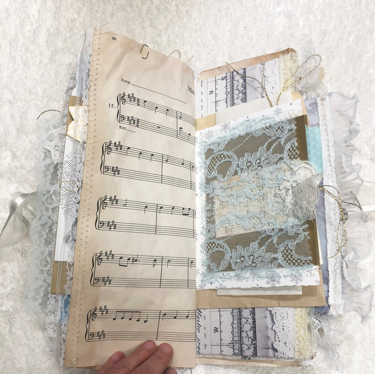 Winter Junk Journal | Glittery Green with Lace & Angels
