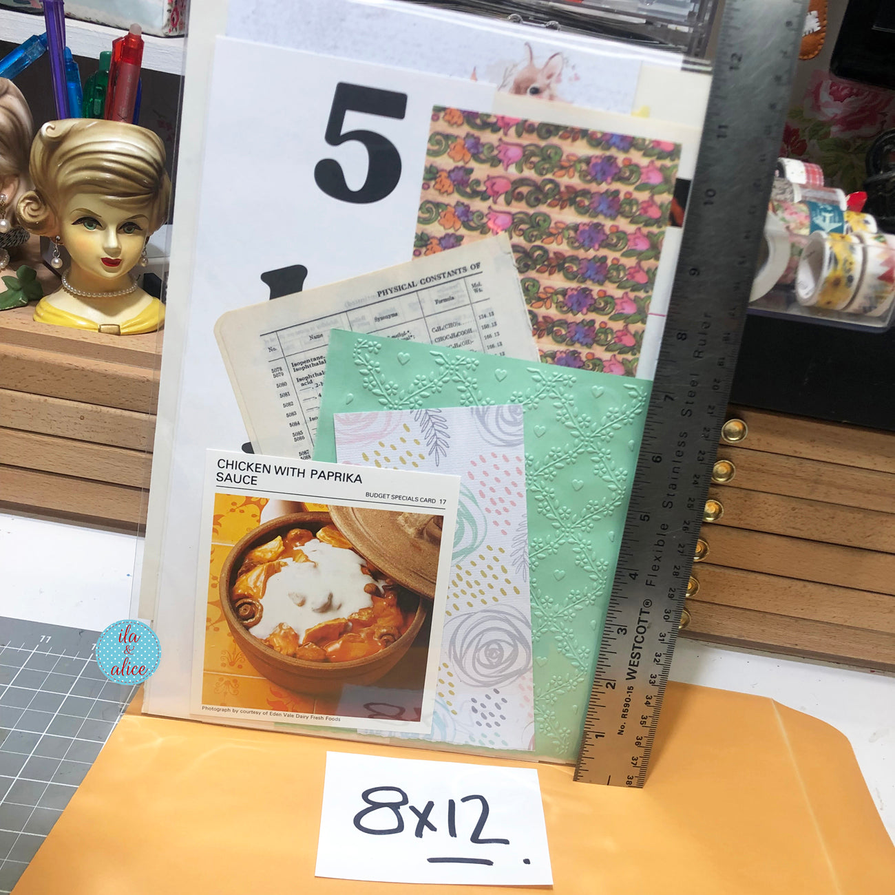Curiosities No. 08 – Squirrels & Snails Mix · Large
